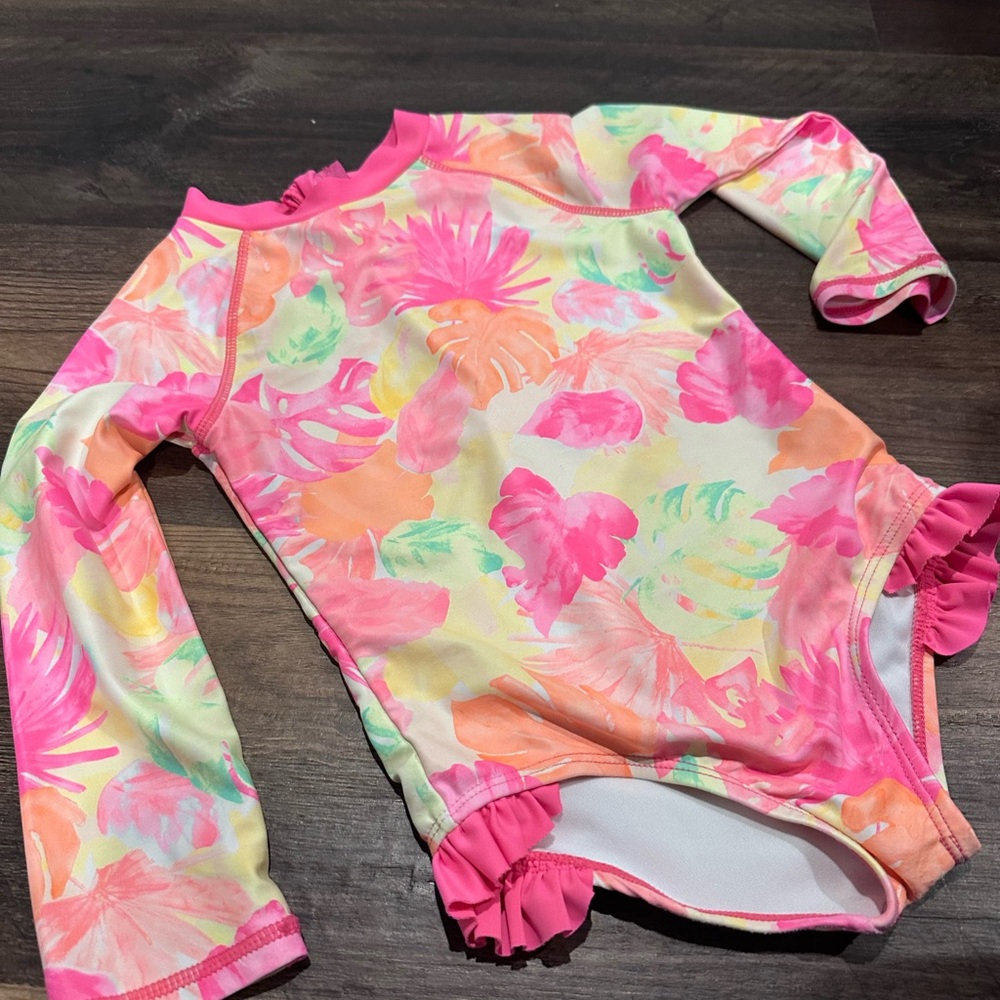 5 for $20 || 4T Rashguard Swim - pretty floral print with ruffles!💛🩷🧡